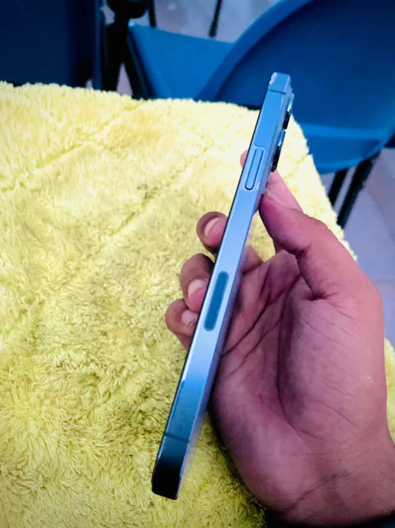Apple iPhone 13 Pro Max 4