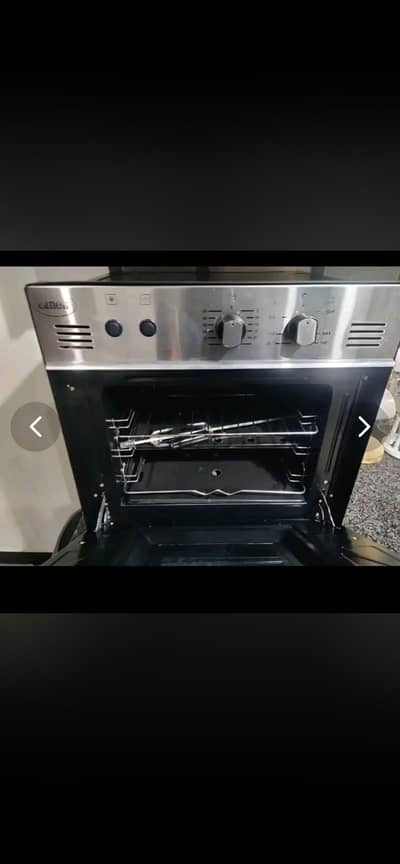 He’s baking oven 47 liters