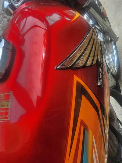 Honda 125 Red color
