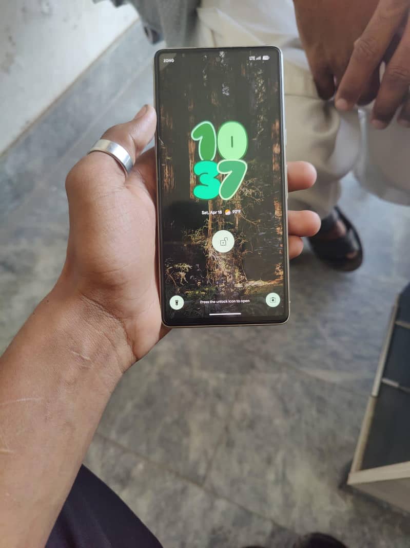 Google Pixel 7 4