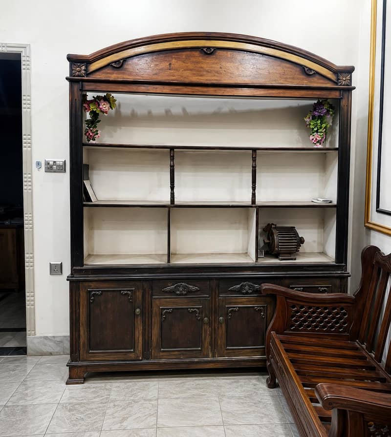 showcase and dressing table 0