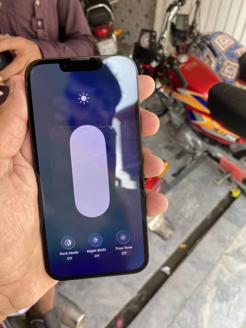 Apple iPhone 13 1