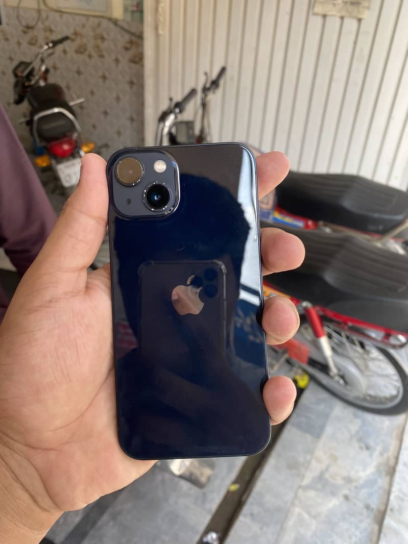 Apple iPhone 13 2