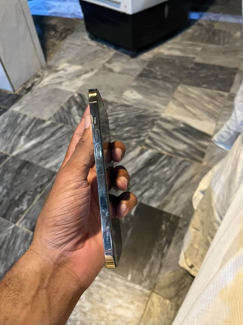 Apple iPhone 12 Pro Max 3