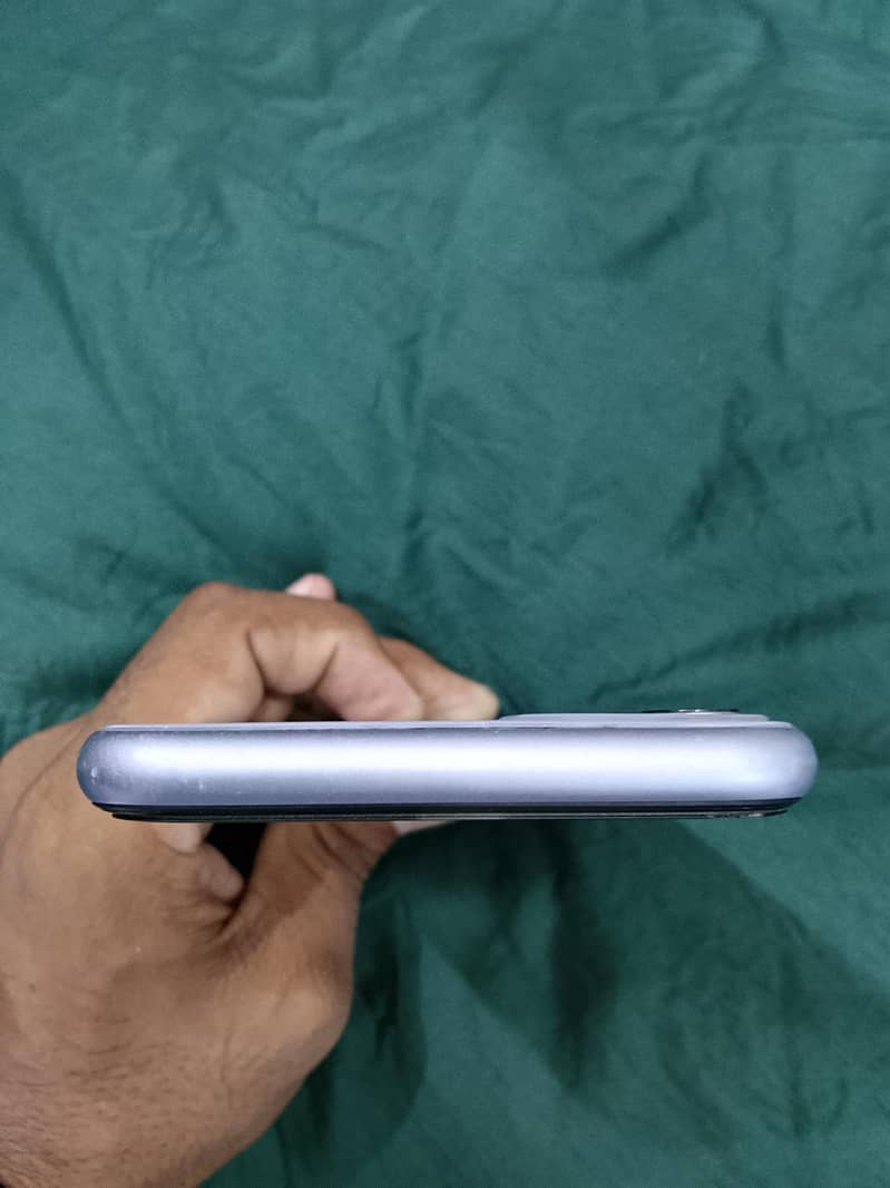 Apple iPhone 11 5