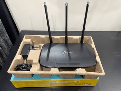 Almost New TP-Link Wifi Router & WiFi Extender 10/10 Condition
