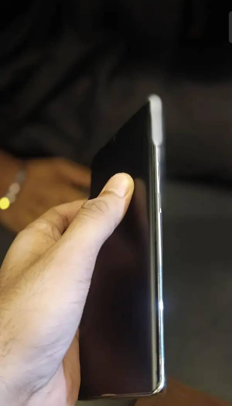 Tecno CAMON 40 Pro 1