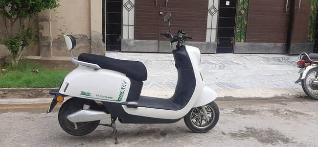 YJ Future Cruise Z9 (2026 Model) - Like New / 1 Year Warranty,