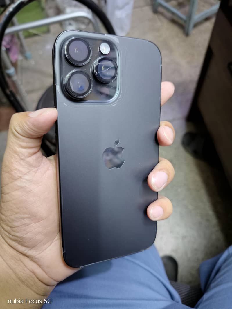 Apple iPhone 16 Pro Max 2