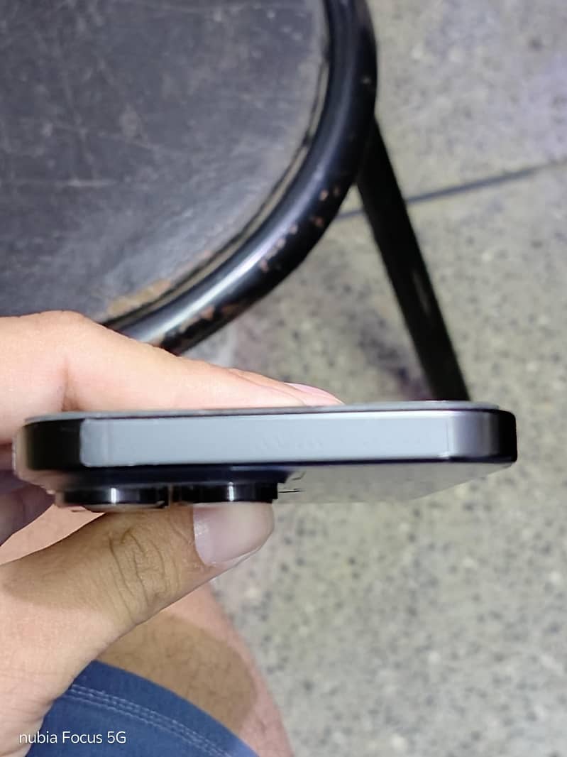 Apple iPhone 16 Pro Max 5