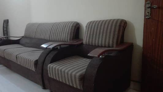 5 SEATER SOFA SET IN GOOD CONDITION