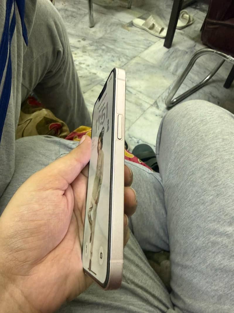 Apple iPhone 13 3