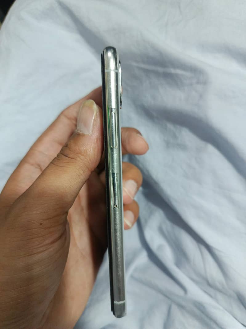 Apple iPhone X 1