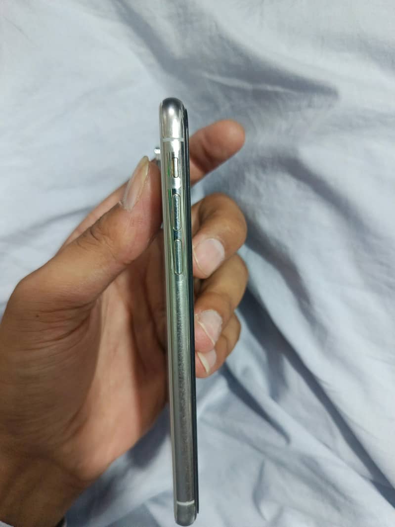 Apple iPhone X 2