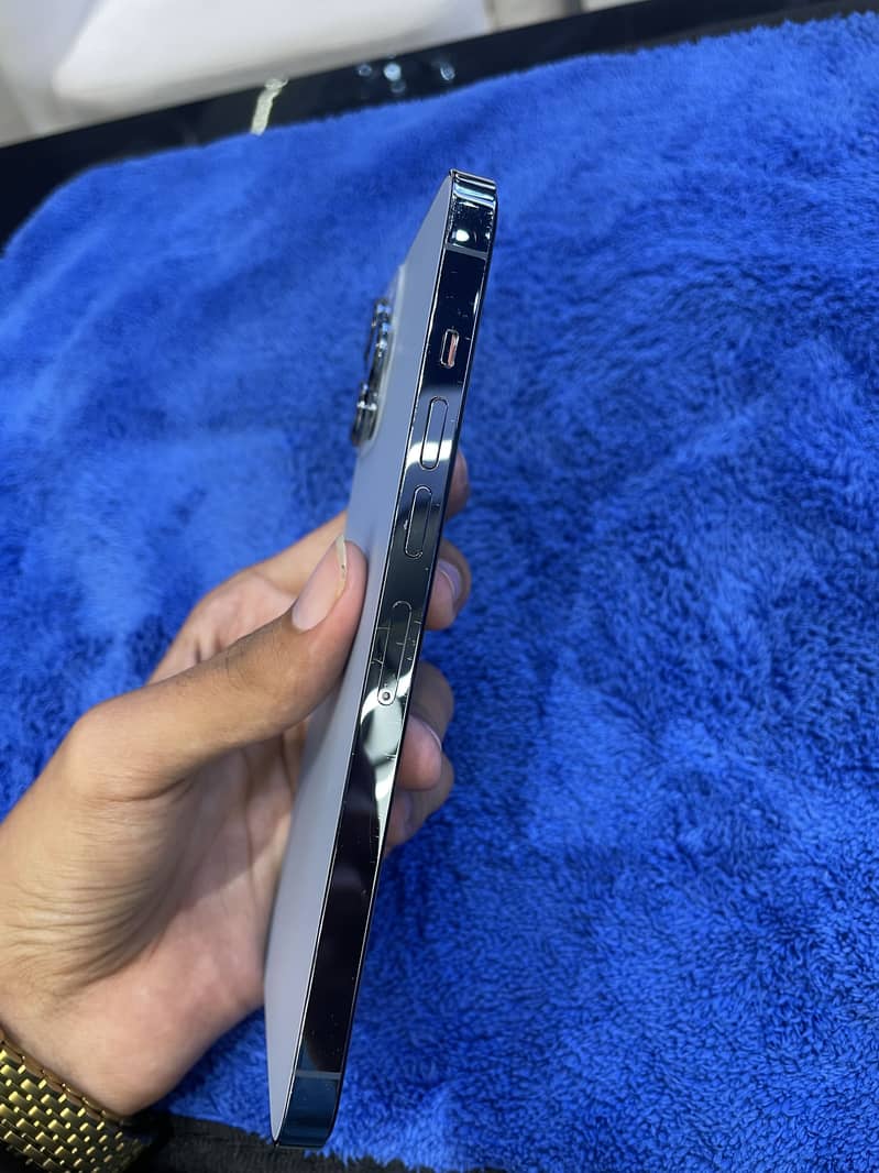 iPhone 13 pro max 2