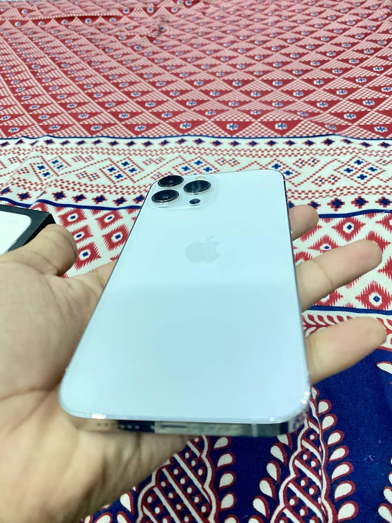 Apple iPhone 13 Pro Max 11