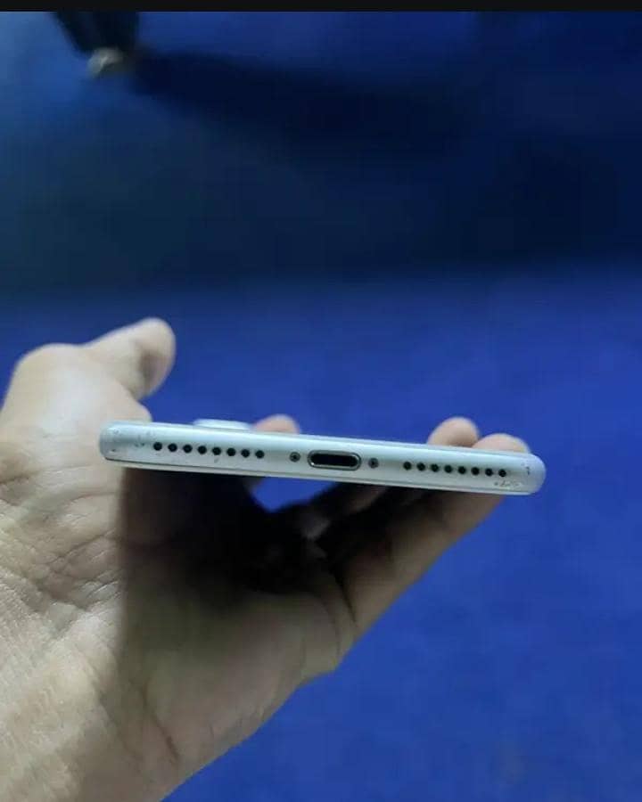 Apple iPhone 7 Plus 2