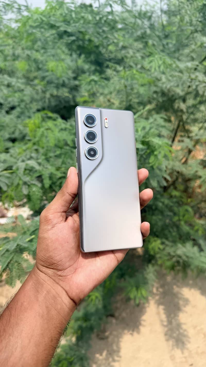 Tecno CAMON 40 Pro 3