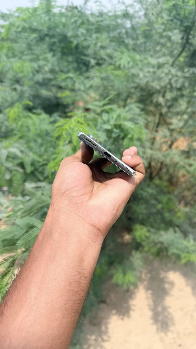 Tecno CAMON 40 Pro 4