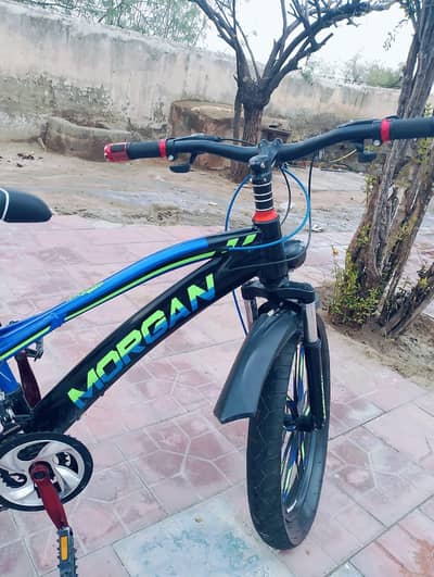 1 month use k safa h urgent paisea k need h PC Lena ha