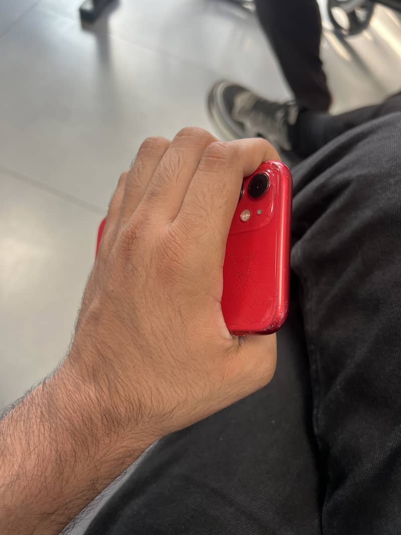 Apple iPhone 11 4