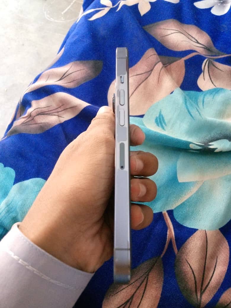 Apple iPhone 13 Pro 4