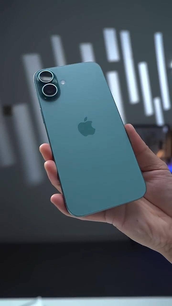 Apple iPhone 16 3
