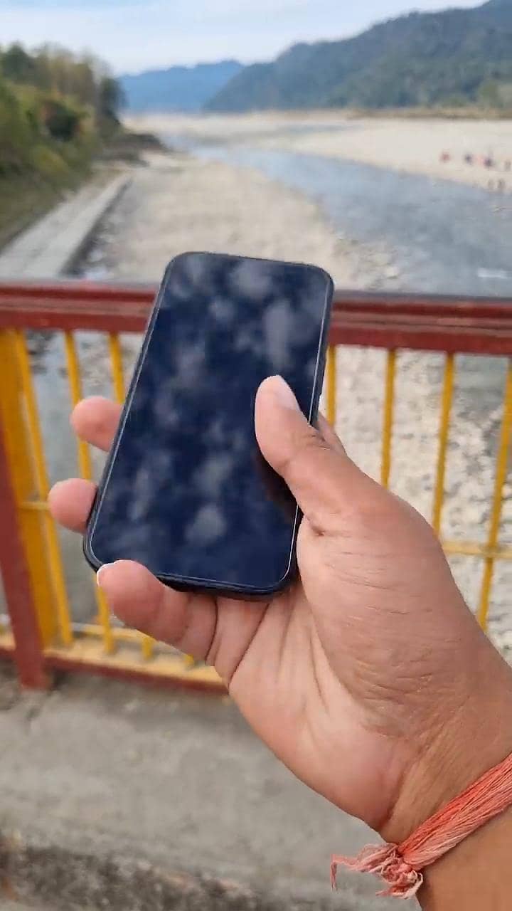Apple iPhone 16 5