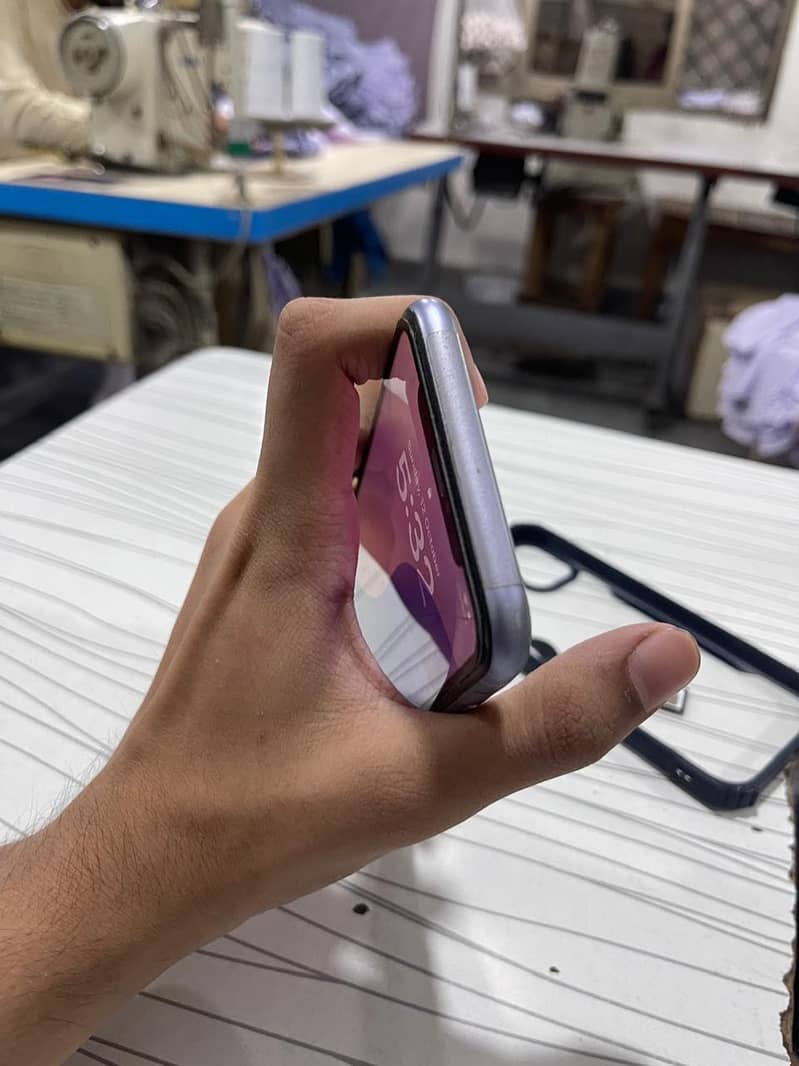 Apple iPhone 11 5