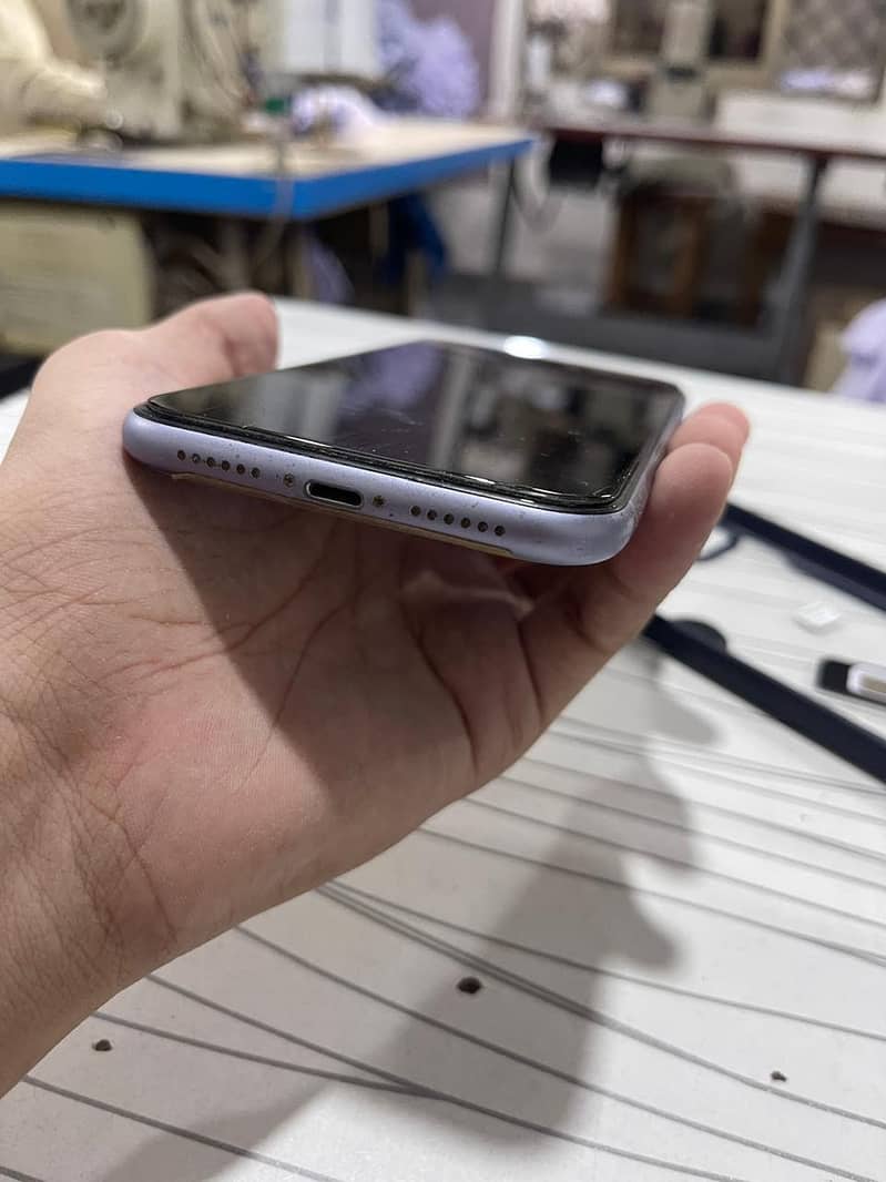 Apple iPhone 11 6