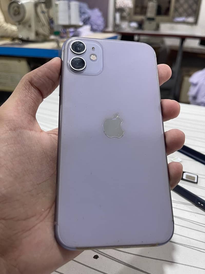 Apple iPhone 11 7