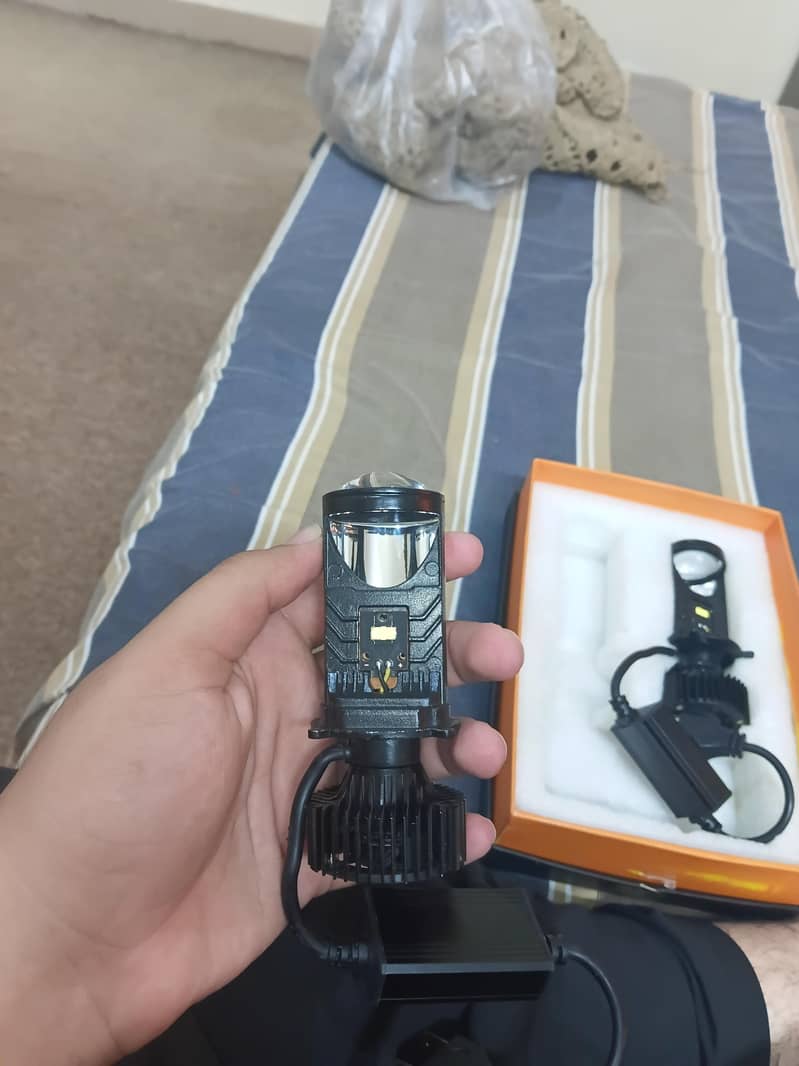 Y6 PROJECTOR LED 2