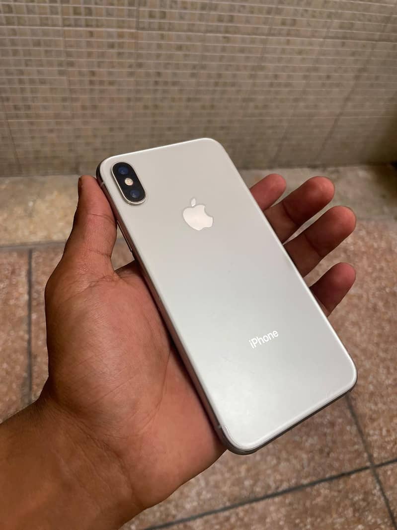 Apple iPhone X 4