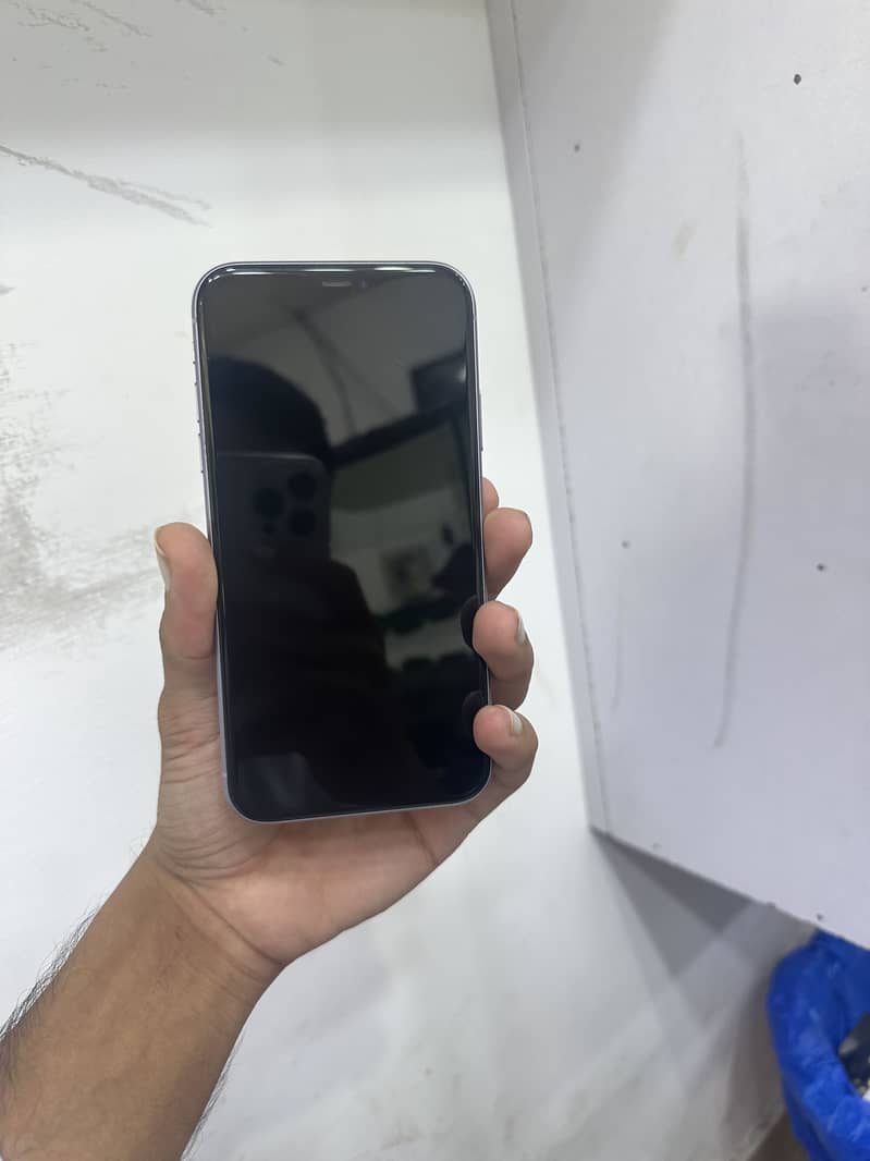 Apple iPhone 11 3