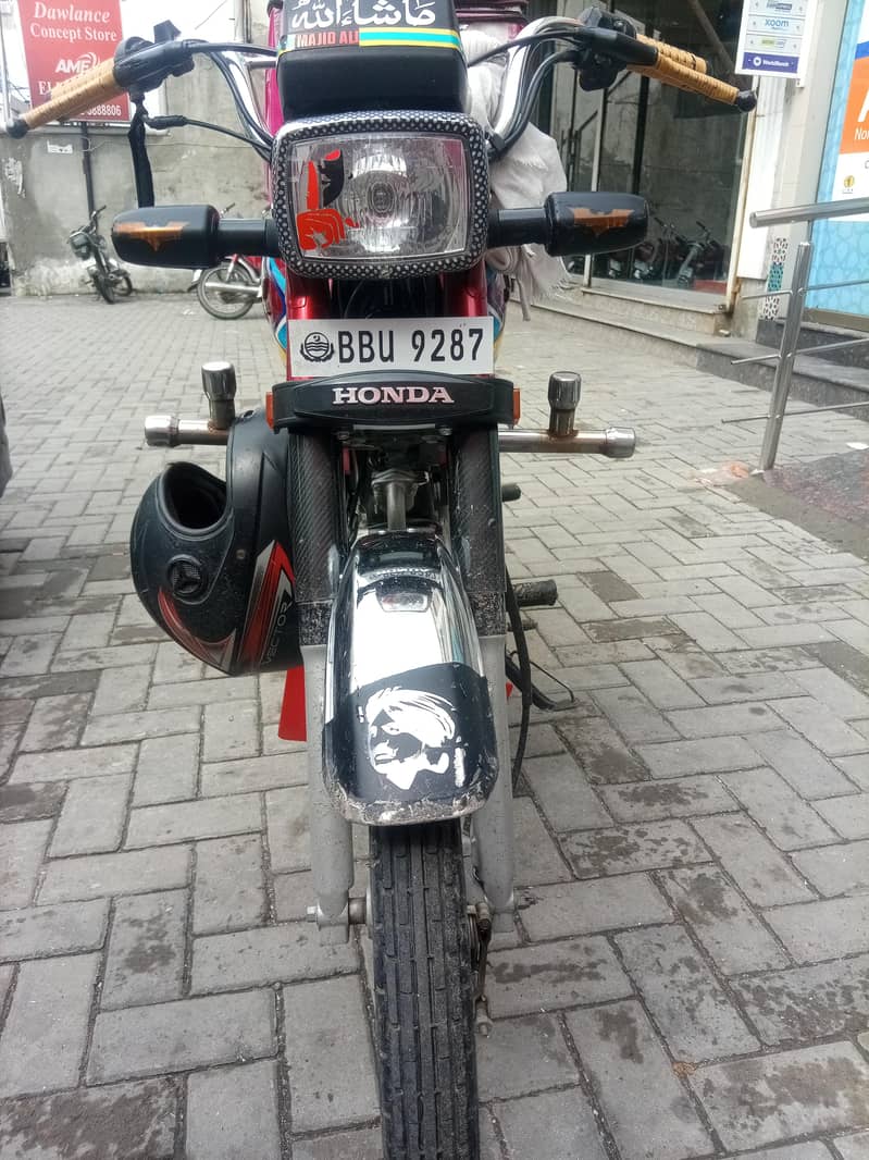 صاف ستھری بائیک ہے 1