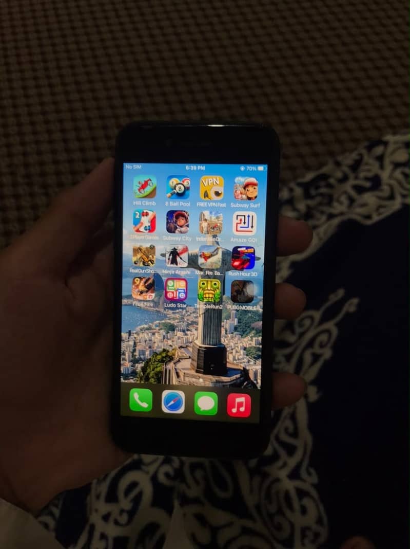 Apple iPhone 8 1