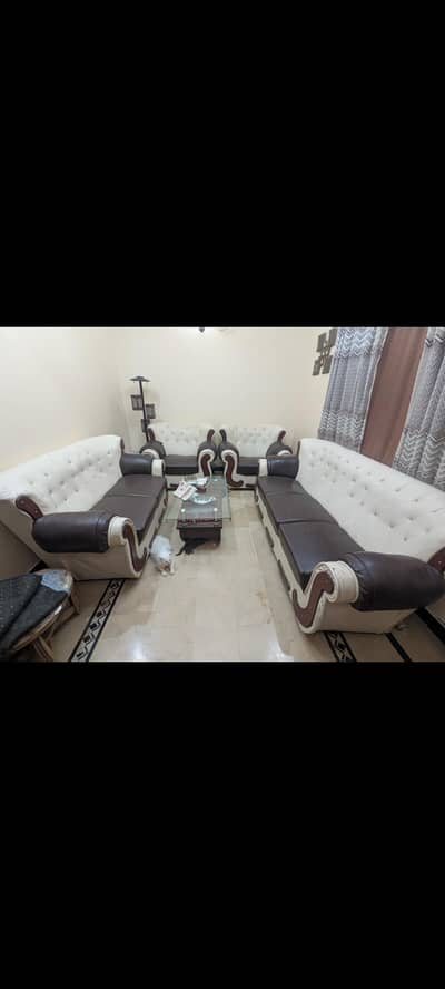 7 seater sofa with table