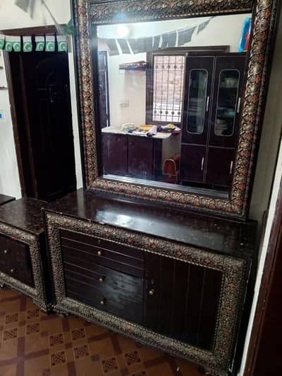 Dressing with 2 side table