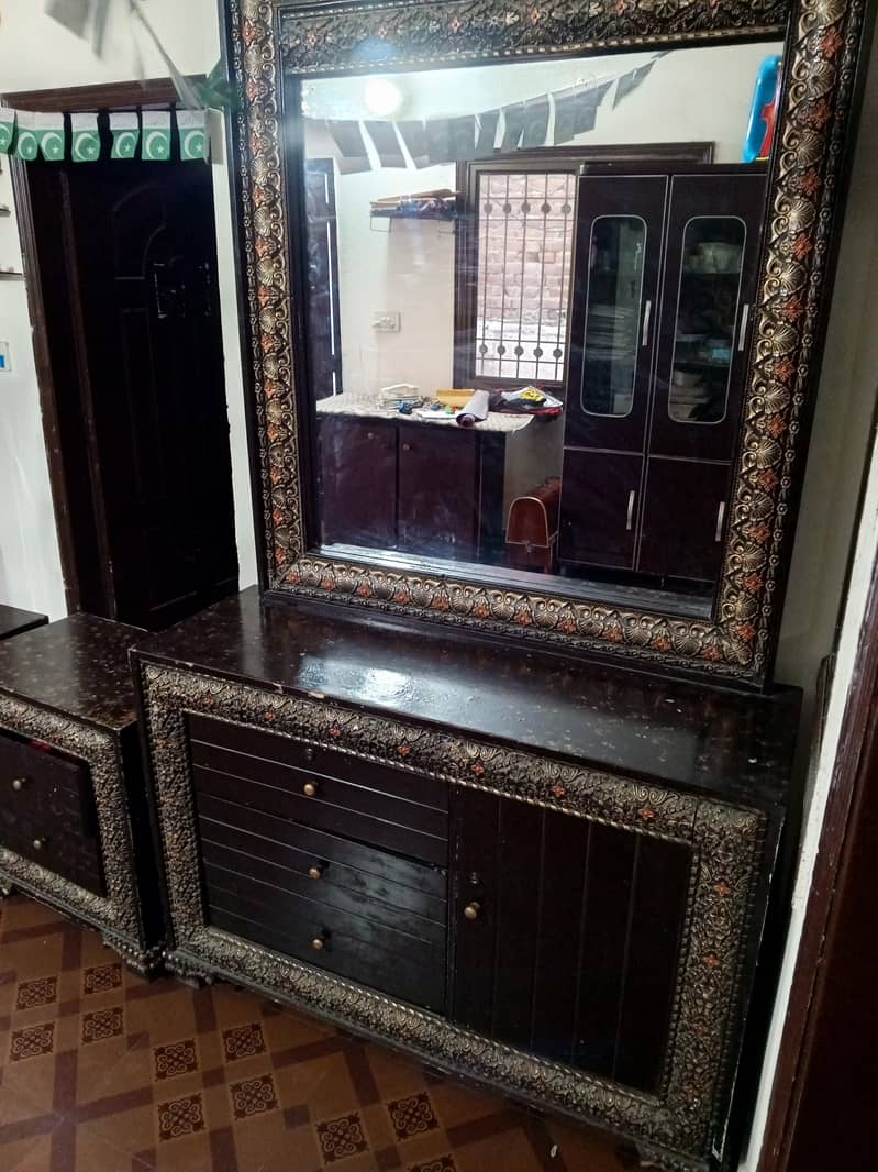 Dressing with 2 side table 0