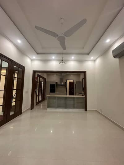 10 marla house for sale