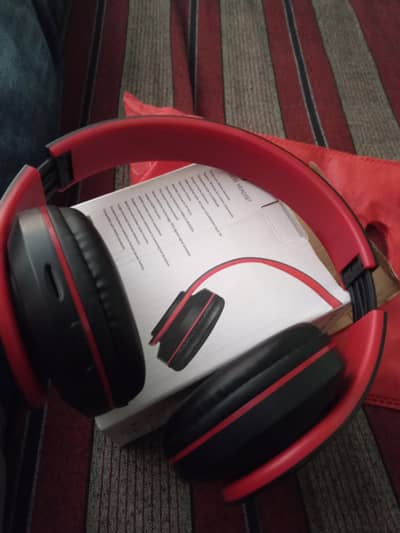 all ok wireless headphones owsam awaz bhes kmal bilkul new