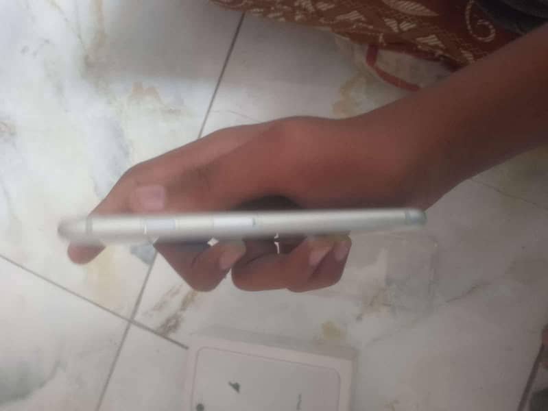 Apple iPhone 8 1