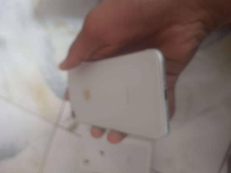Apple iPhone 8 6