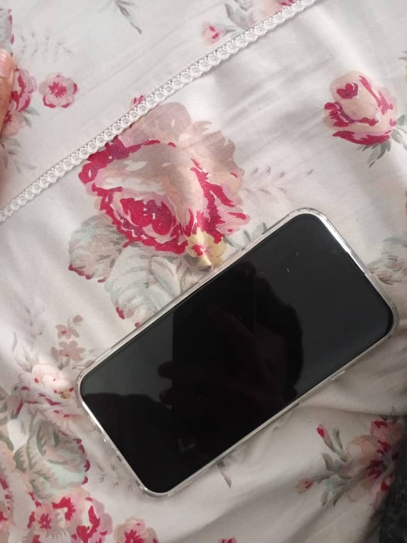 Apple iPhone 13 4