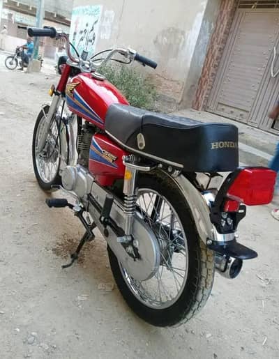 Honda 125cc bike urgent for sale 03294565513