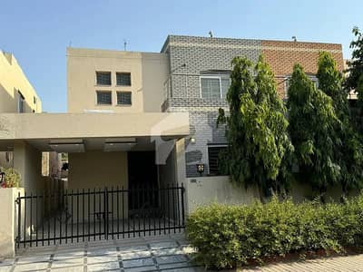 Beautifully Maintained 8 Marla Safari Villa Available For Sale in Bahria Town