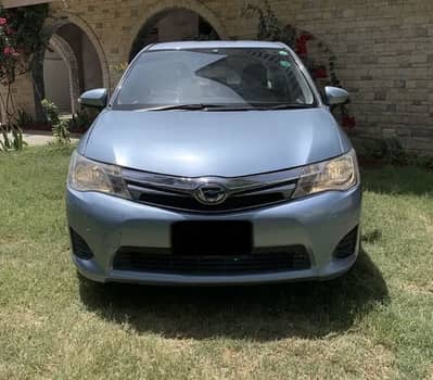 Toyota Corolla Axio Hybrid 1.5 2015