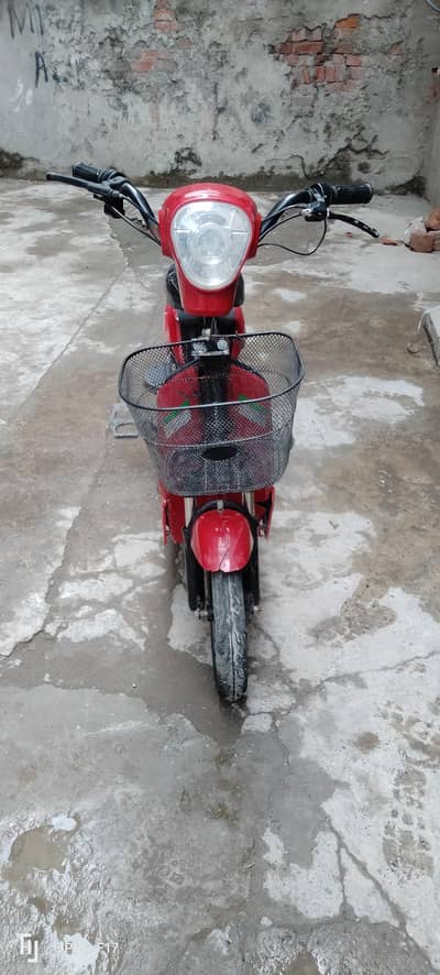 Scooty for sale Yj future ki ha