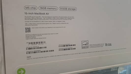 Macbook Air 15 inch 16gb RAM M5 chip 512gb storage
