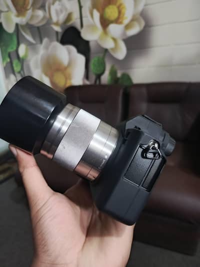 Sony A7SII + Sony 50mm 1.8 Lens | 2 Battries | Charger | Silicone Case